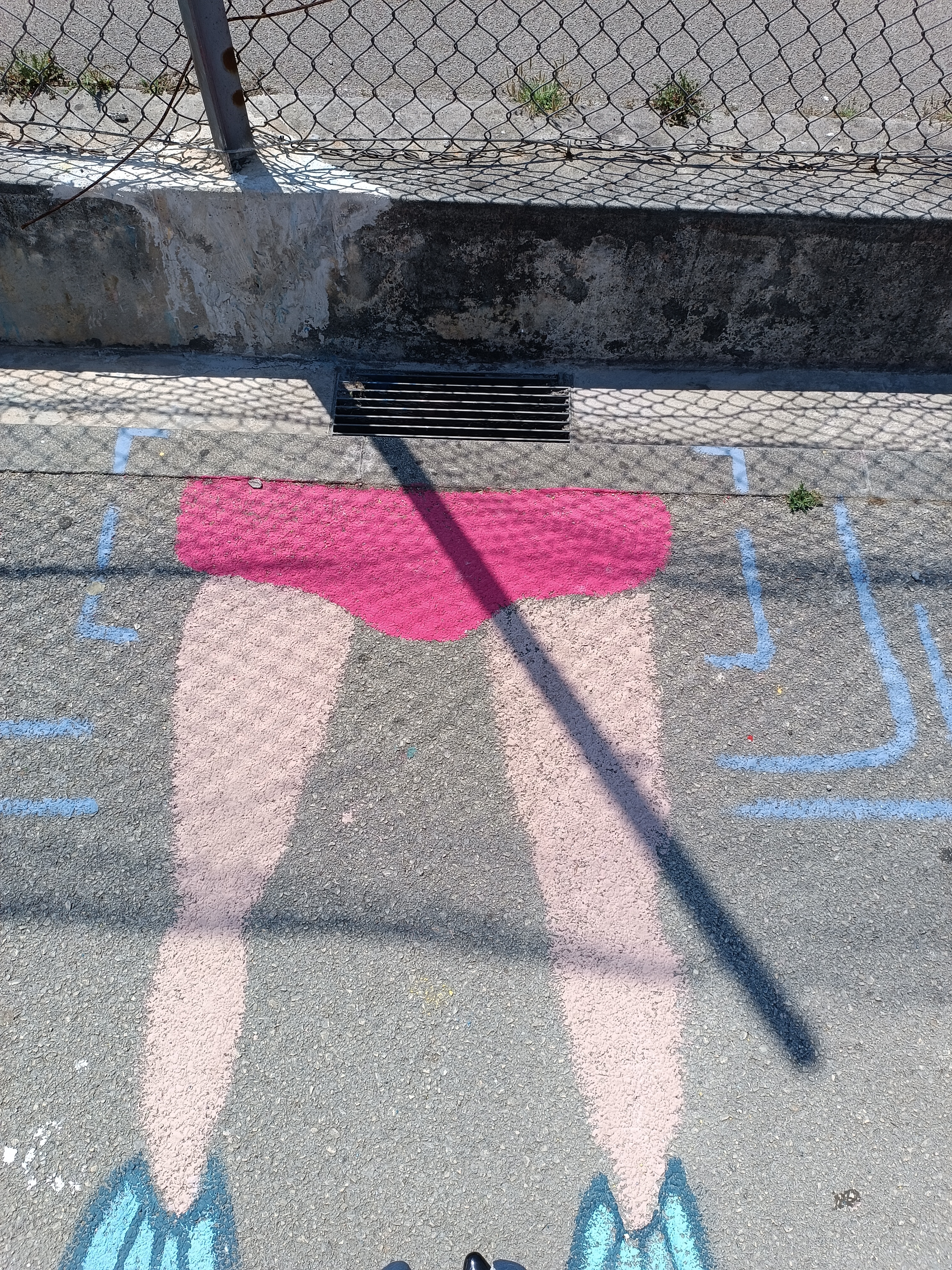 Mergulho na sarjeta para chegar ao mar