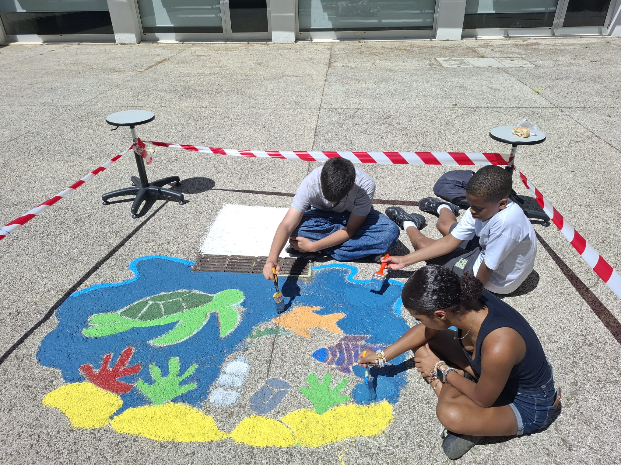 Processo da pintura com os alunos da turma 8º8ª