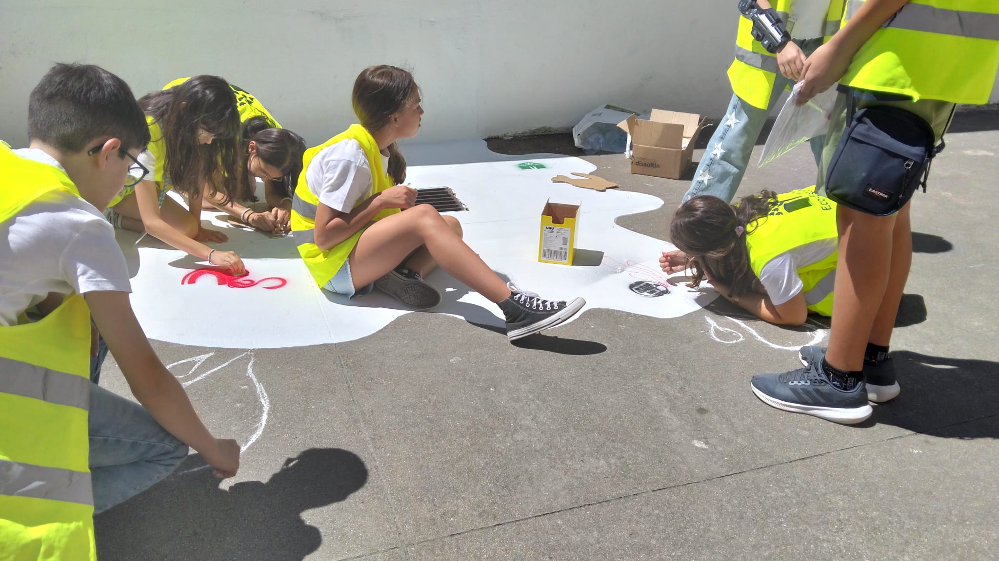 A foto representa início do trabalho das sarjetas.