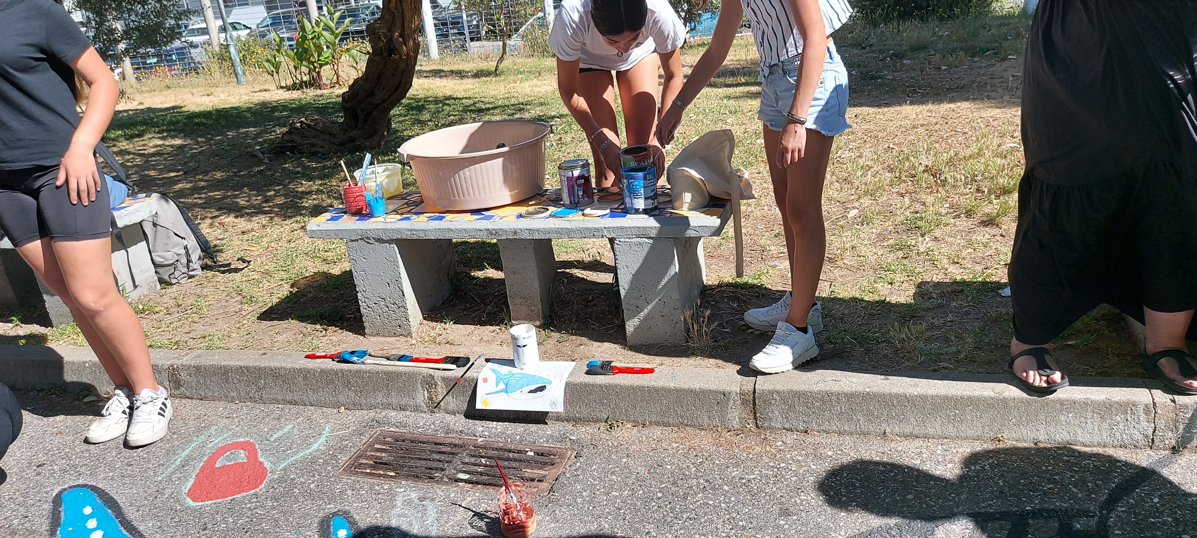 A preparar tintas e pincéis